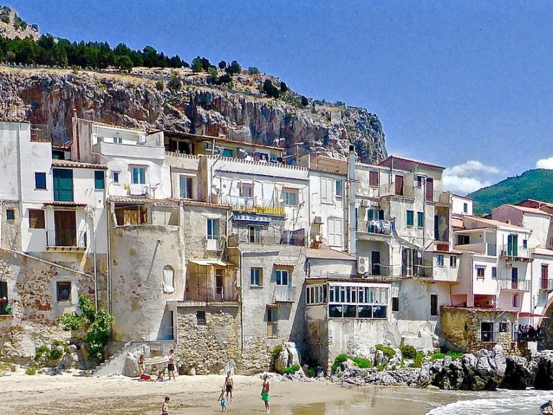 Cefalù plaats