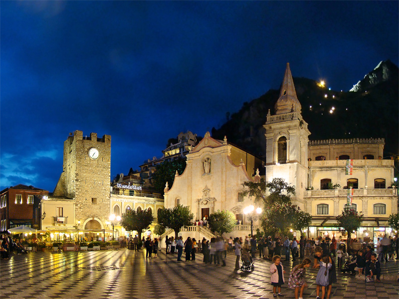 taormina-palazzo-corvaja