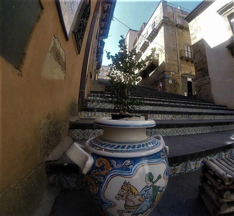 Caltagirone trap